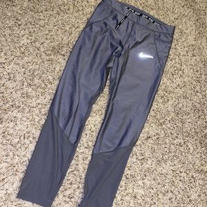 Nike purple pocket leggings